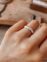 Cargar imagen en el visor de la galería, Argolla Corte Inglés