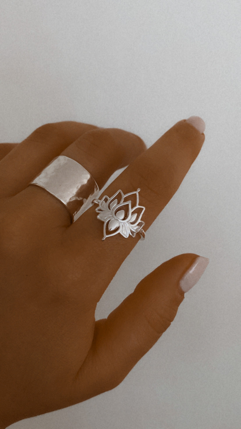 Anillo Flor de loto