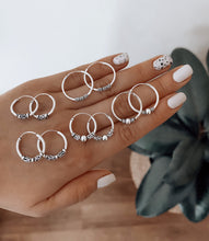Cargar imagen en el visor de la galería, Bali hoops Komodo
